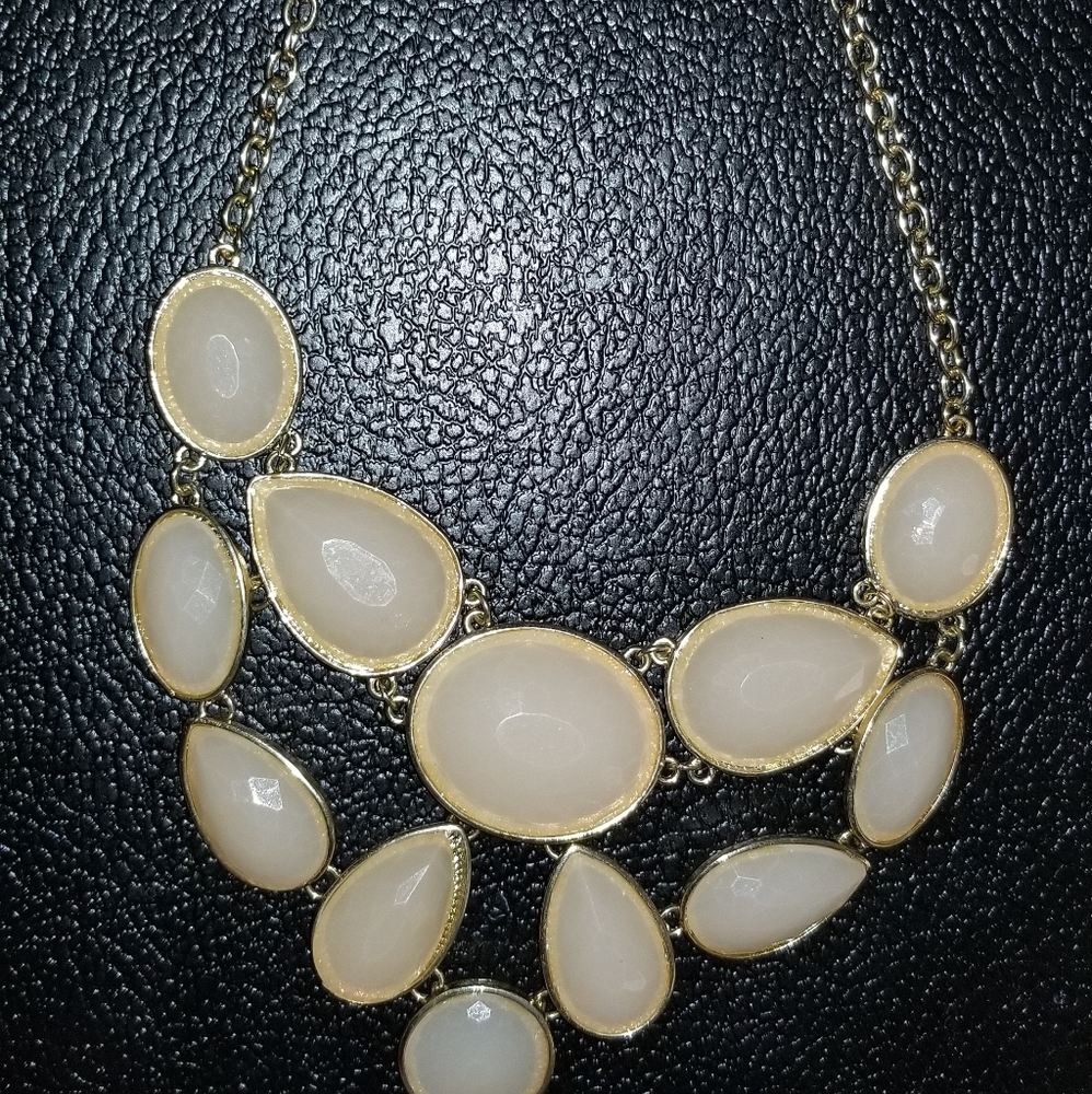 Womens fashion jewerly necklace golt tone